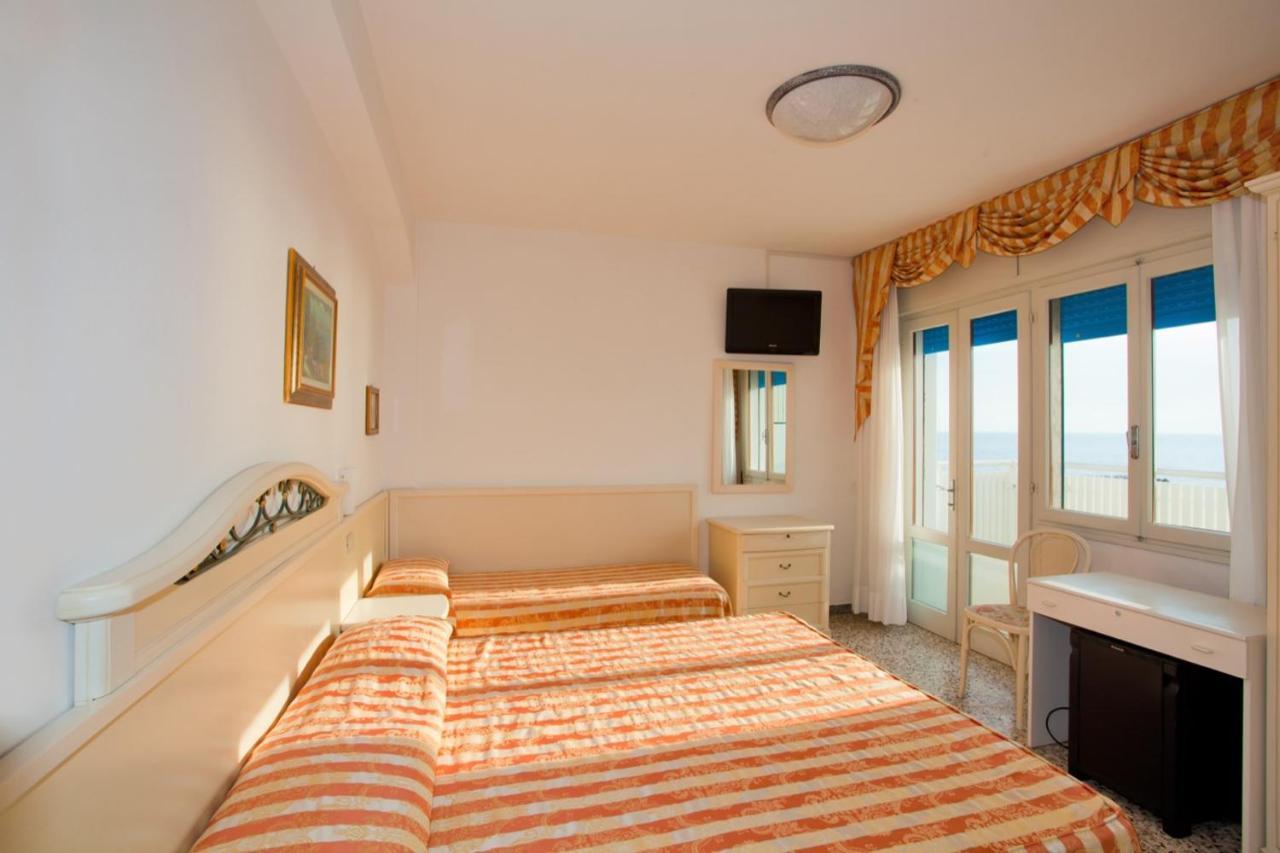 Hotel Imperial Каорле Экстерьер фото