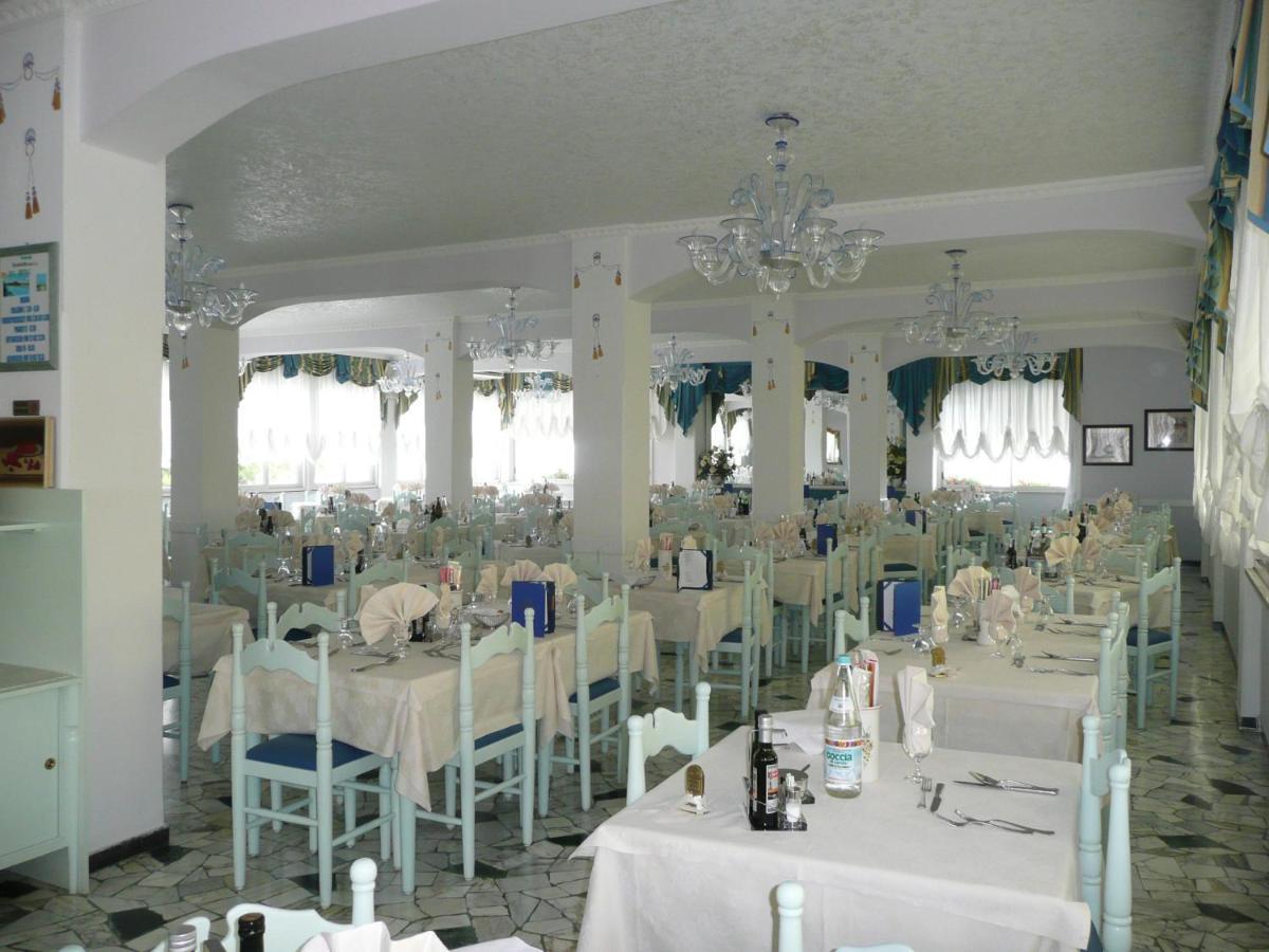 Hotel Imperial Каорле Экстерьер фото
