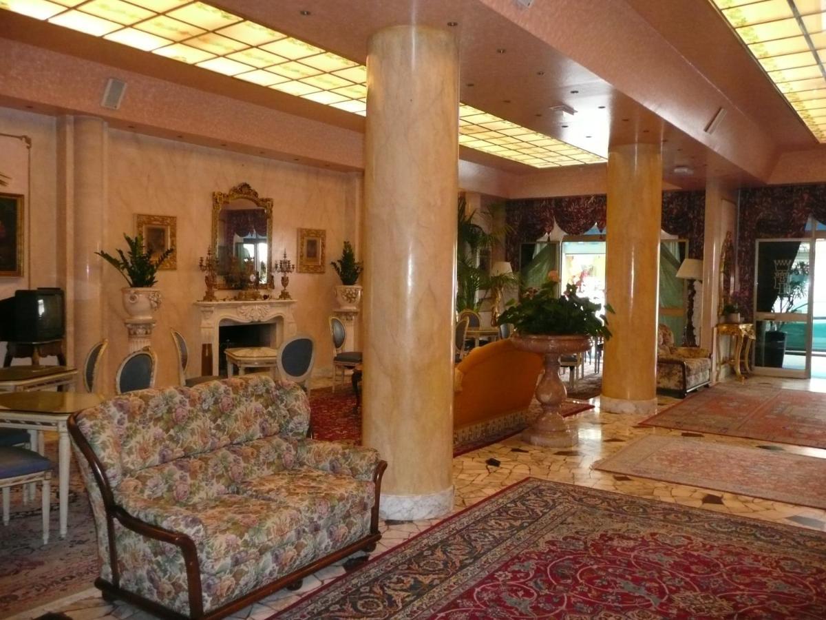 Hotel Imperial Каорле Экстерьер фото