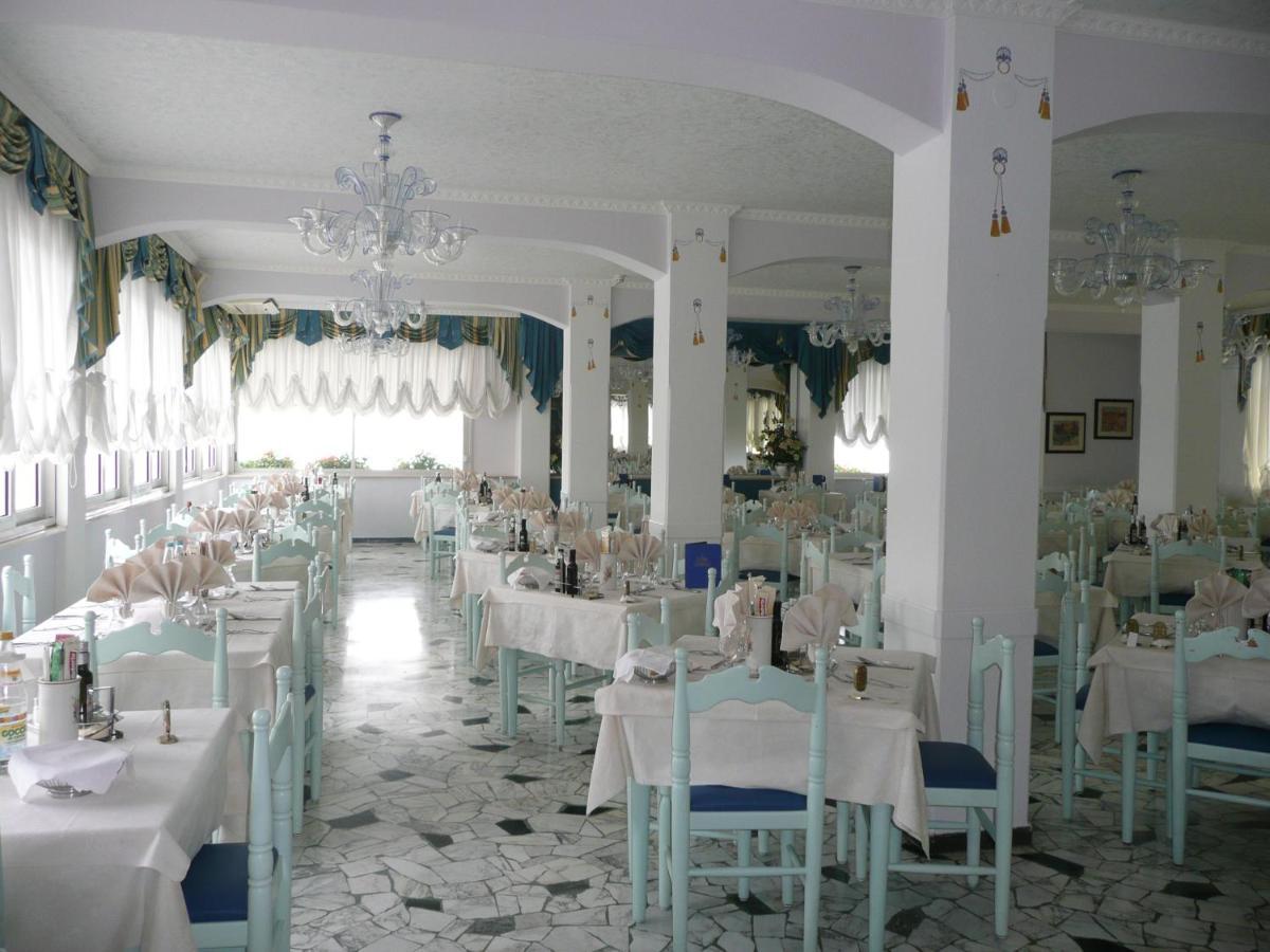 Hotel Imperial Каорле Экстерьер фото