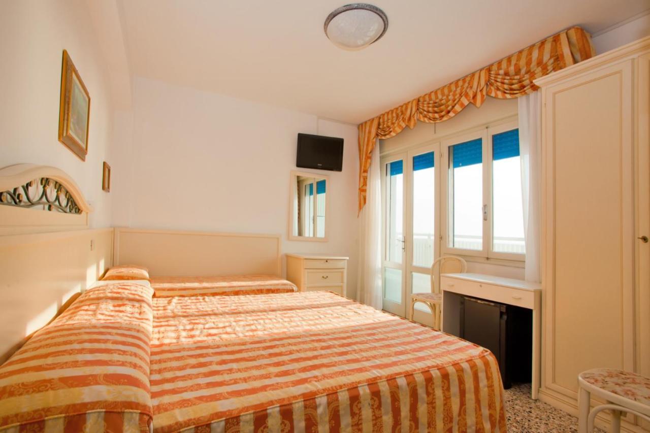 Hotel Imperial Каорле Экстерьер фото