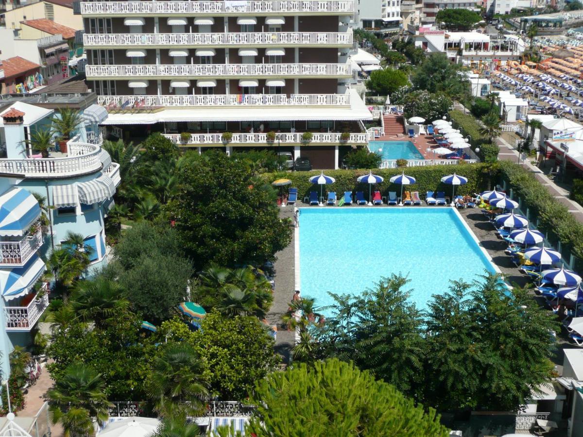 Hotel Imperial Каорле Экстерьер фото