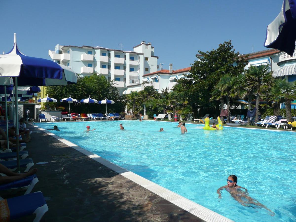 Hotel Imperial Каорле Экстерьер фото