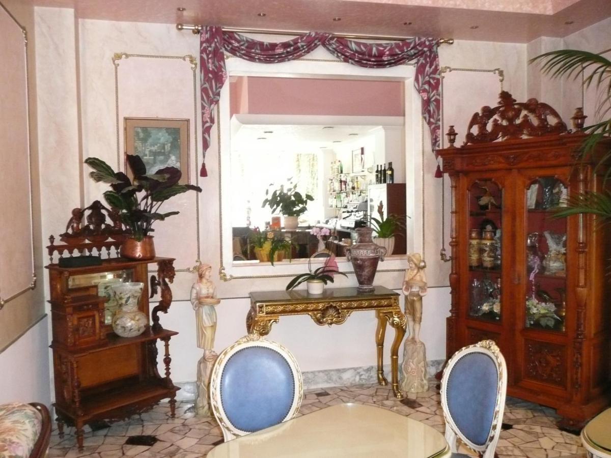 Hotel Imperial Каорле Экстерьер фото